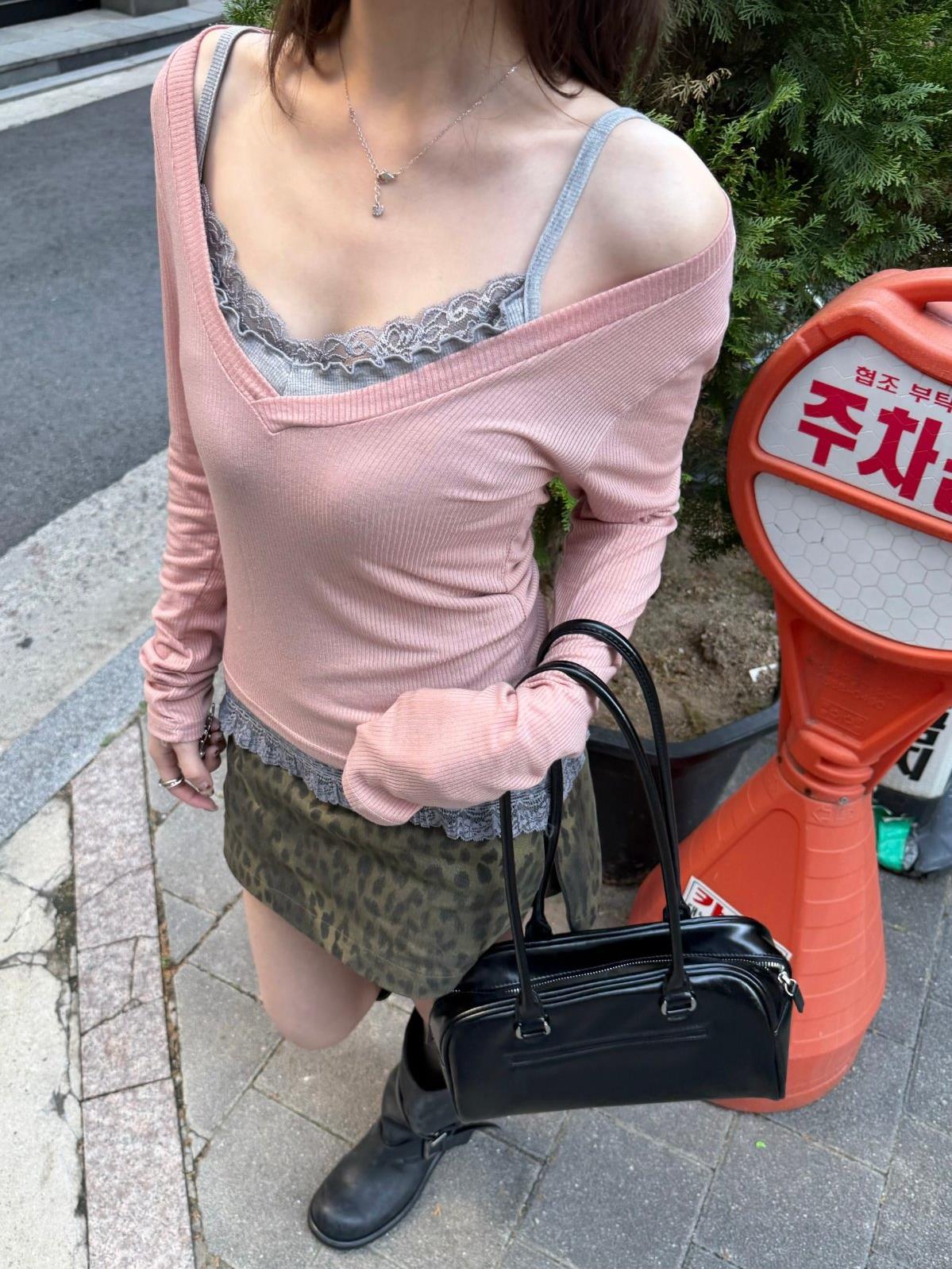 彈性V領坑條上衣